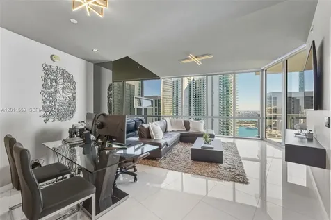851 NE 1st Avenue Miami FL 33132