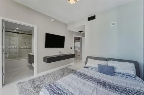 851 NE 1st Avenue Miami FL 33132