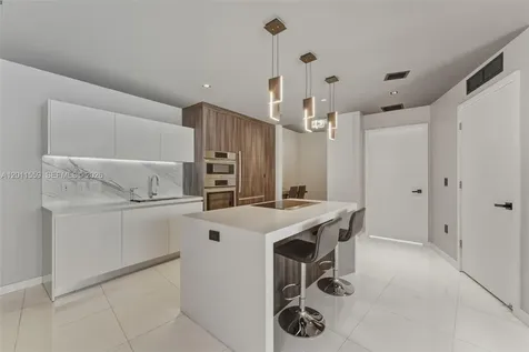 851 NE 1st Avenue Miami FL 33132