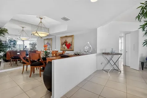21205 Yacht Club Drive Aventura FL 33180