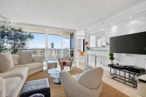 21205 Yacht Club Drive Aventura FL 33180