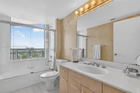21205 Yacht Club Drive Aventura FL 33180