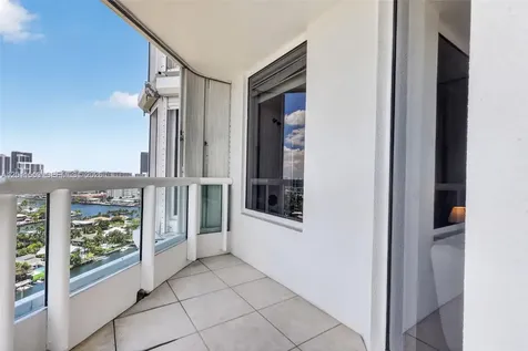 21205 Yacht Club Drive Aventura FL 33180