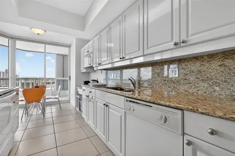 21205 Yacht Club Drive Aventura FL 33180
