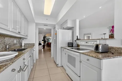 21205 Yacht Club Drive Aventura FL 33180