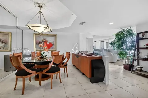 21205 Yacht Club Drive Aventura FL 33180