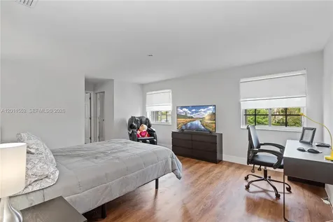 1095 Chenille Circle Weston FL 33327