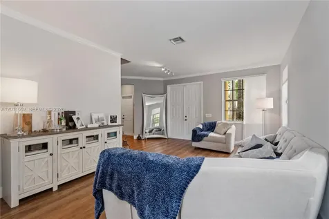 1095 Chenille Circle Weston FL 33327