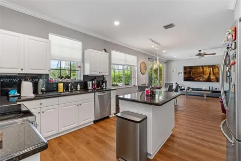 1095 Chenille Circle Weston FL 33327