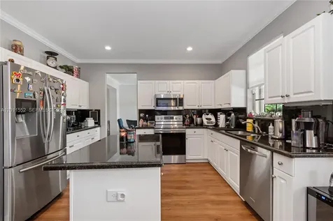 1095 Chenille Circle Weston FL 33327