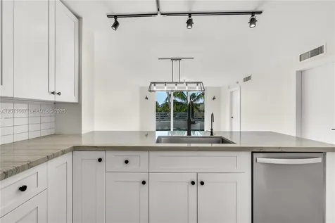 1401 Bay Road Miami Beach FL 33139