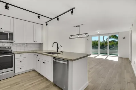 1401 Bay Road Miami Beach FL 33139