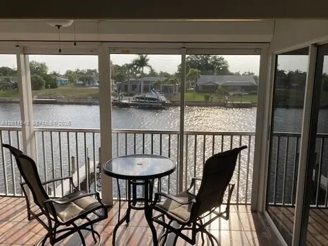 3933 SE 11 Place Cape Coral FL 33904