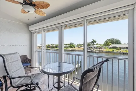 3933 SE 11 Place Cape Coral FL 33904