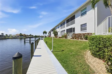 3933 SE 11 Place Cape Coral FL 33904
