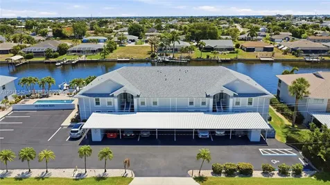 3933 SE 11 Place Cape Coral FL 33904