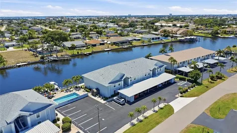 3933 SE 11 Place Cape Coral FL 33904