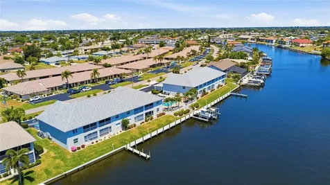 3933 SE 11 Place Cape Coral FL 33904