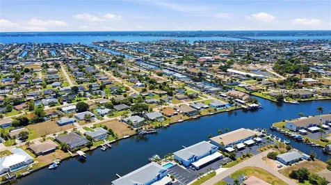 3933 SE 11 Place Cape Coral FL 33904