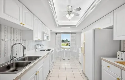 3933 SE 11 Place Cape Coral FL 33904