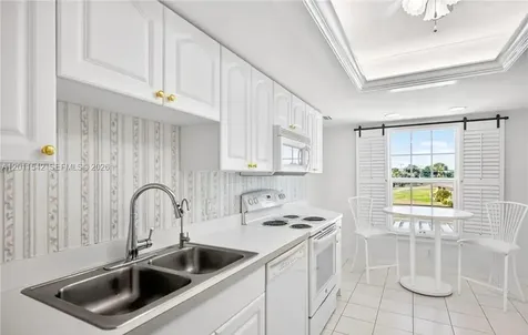 3933 SE 11 Place Cape Coral FL 33904