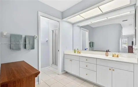 3933 SE 11 Place Cape Coral FL 33904