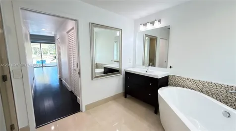 3767 Oak Ridge Circle Weston FL 33331