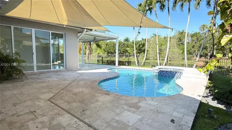 3767 Oak Ridge Circle Weston FL 33331