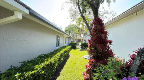 3767 Oak Ridge Circle Weston FL 33331
