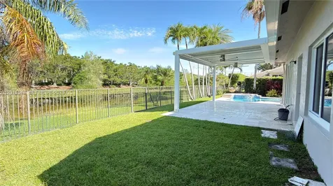 3767 Oak Ridge Circle Weston FL 33331