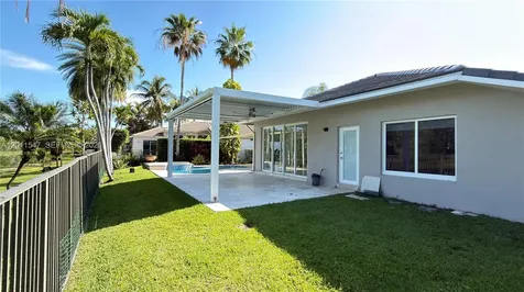 3767 Oak Ridge Circle Weston FL 33331