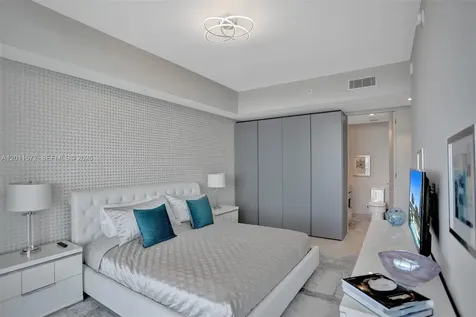 18975 Collins Avenue Sunny Isles Beach FL 33160