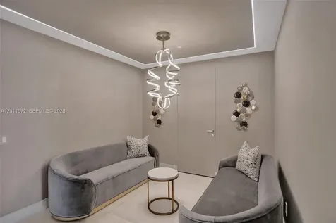 18975 Collins Avenue Sunny Isles Beach FL 33160