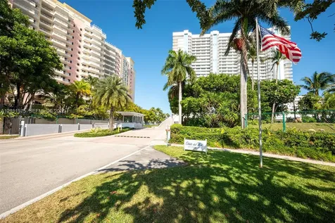 881 Ocean Drive Key Biscayne FL 33149