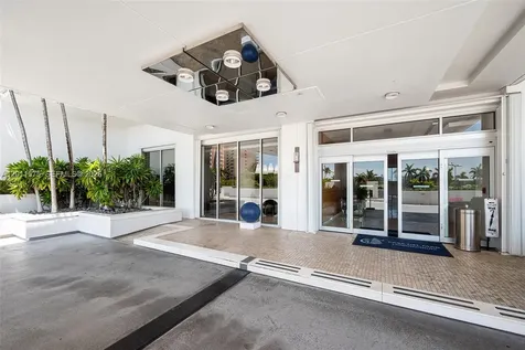 881 Ocean Drive Key Biscayne FL 33149