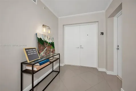 881 Ocean Drive Key Biscayne FL 33149