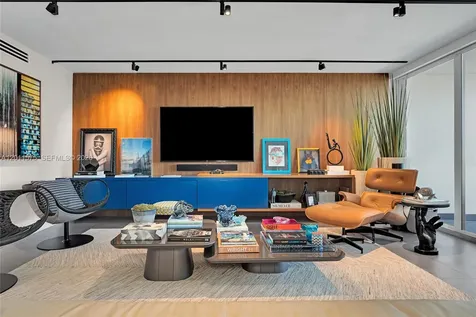 881 Ocean Drive Key Biscayne FL 33149