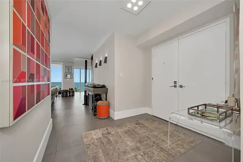 881 Ocean Drive Key Biscayne FL 33149