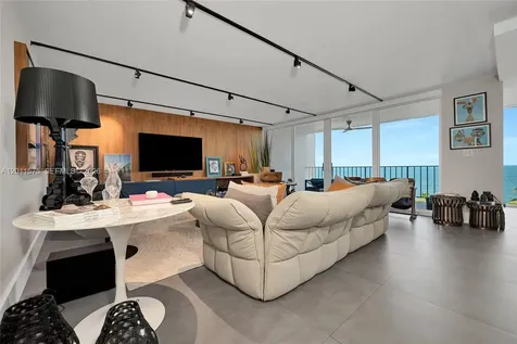881 Ocean Drive Key Biscayne FL 33149