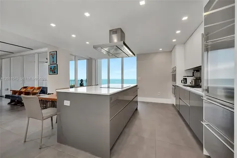 881 Ocean Drive Key Biscayne FL 33149