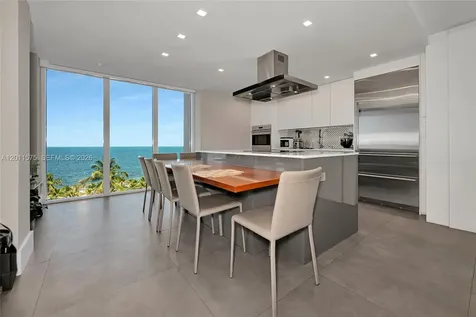 881 Ocean Drive Key Biscayne FL 33149