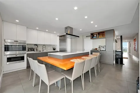 881 Ocean Drive Key Biscayne FL 33149