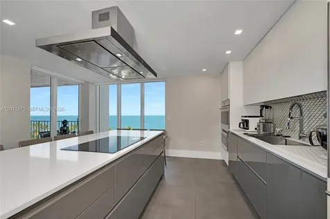 881 Ocean Drive Key Biscayne FL 33149