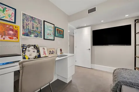 881 Ocean Drive Key Biscayne FL 33149