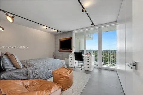 881 Ocean Drive Key Biscayne FL 33149