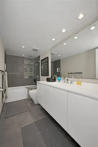 881 Ocean Drive Key Biscayne FL 33149