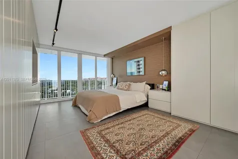 881 Ocean Drive Key Biscayne FL 33149