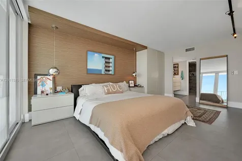 881 Ocean Drive Key Biscayne FL 33149