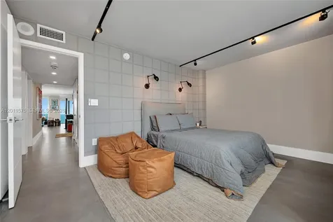 881 Ocean Drive Key Biscayne FL 33149
