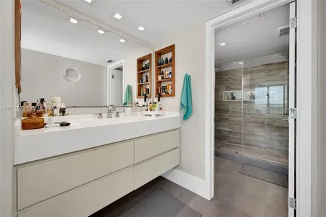 881 Ocean Drive Key Biscayne FL 33149